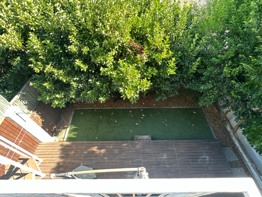 To Let 3 Bedroom Property for Rent in Green Point Western Cape